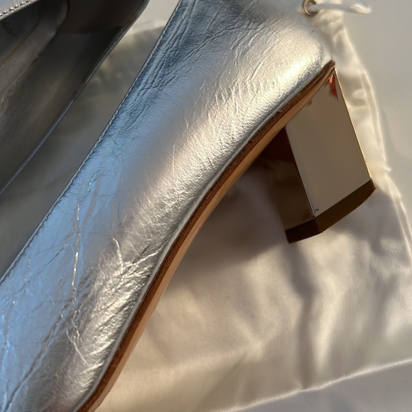 Roger Vivier Silver with Gold Buckle Woman’s Shoe Size 37 - Picture 7 of 10